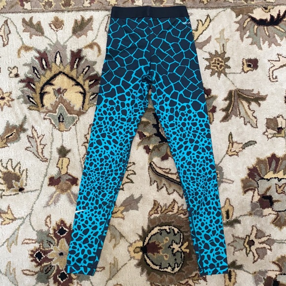 🍁Nike Pro Dri-Fit Traing Leggings 🍁 - Picture 4 of 7